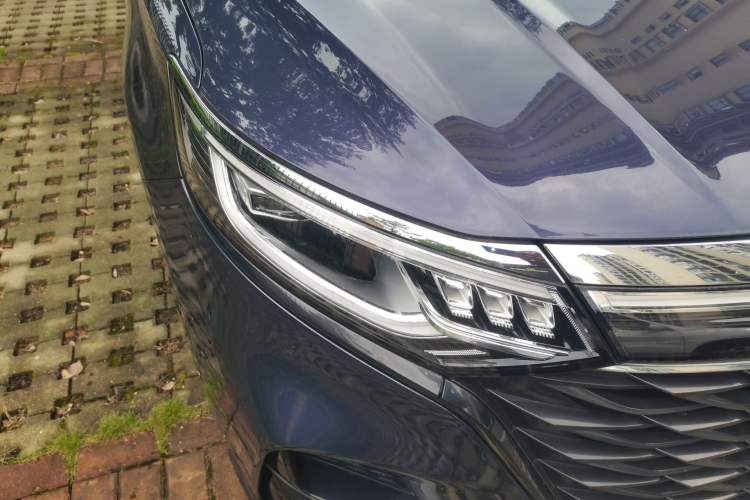 Used Roewe iMAX8 2022 400TGI Prestige Edition Right Front Headlight
