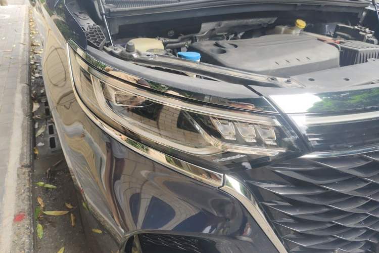 Used Roewe iMAX8 2022 400TGI Celebration Edition Right Front Headlight