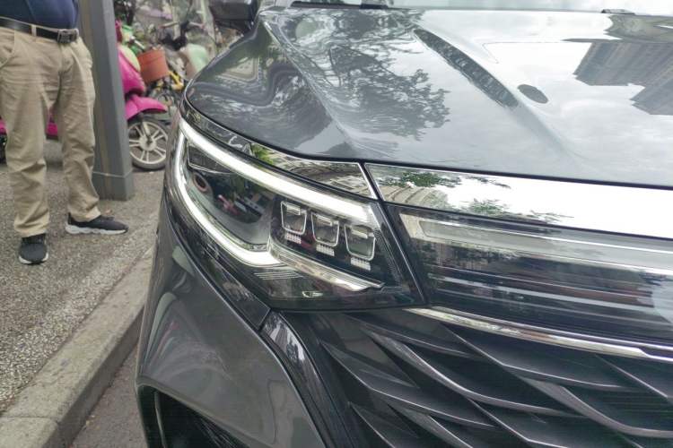 Used Roewe iMAX8 2022 400TGI Prestige Edition Right Front Headlight