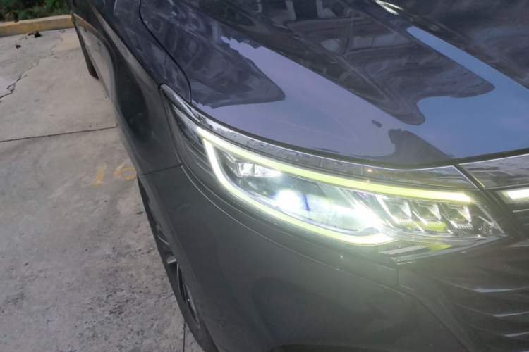Used Roewe iMAX8 2022 400TGI Flagship Edition Right Front Headlight