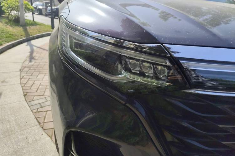 Used Roewe iMAX8 2022 400TGI Celebration Edition Right Front Headlight
