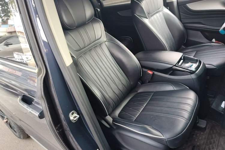 Used Roewe iMAX8 2022 400TGI Flagship Edition Right Front Seat