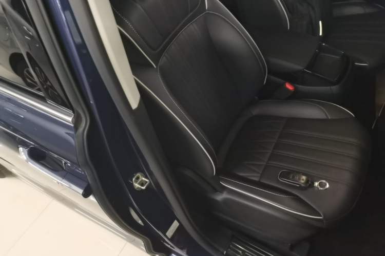 Used Roewe iMAX8 2022 400TGI Flagship Edition Right Front Seat