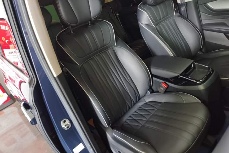 Used Roewe iMAX8 2022 400TGI Celebration Edition Right Front Seat