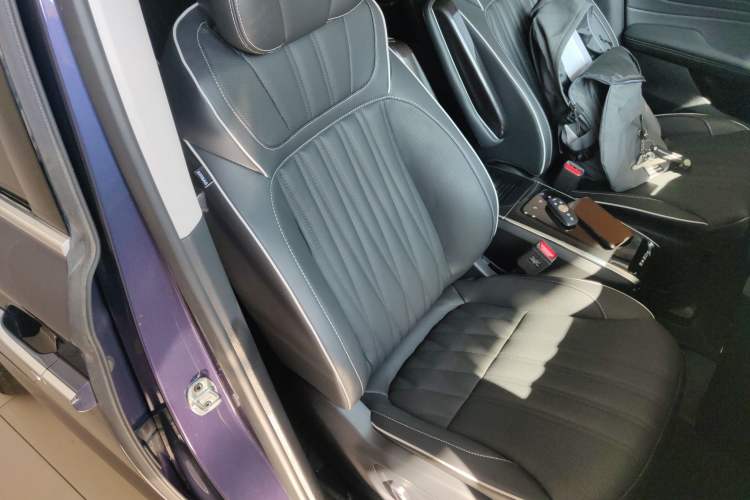 Used Roewe iMAX8 2022 400TGI Prestige Edition Right Front Seat