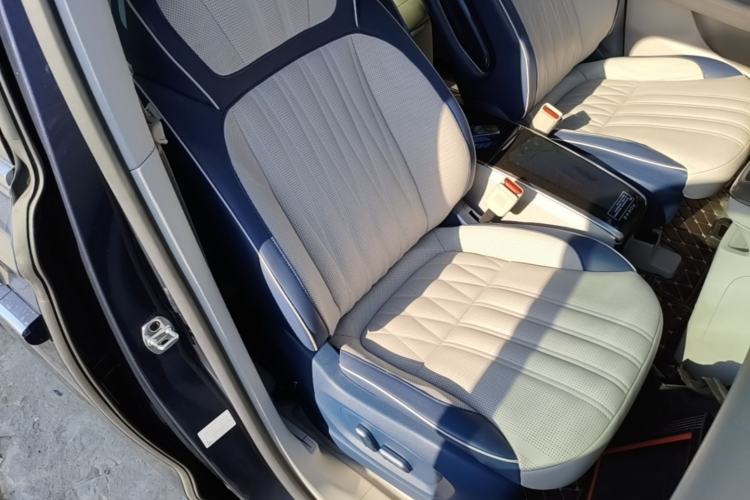 Used Roewe iMAX8 2022 400TGI Prestige Edition Right Front Seat