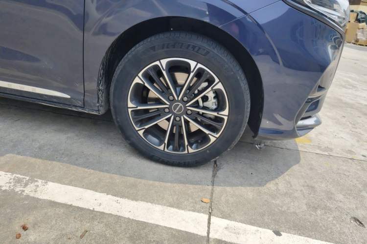 Used Roewe iMAX8 2022 400TGI Prestige Edition Right Front Wheel Hub