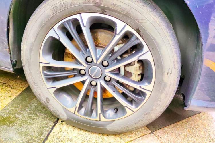Used Roewe iMAX8 2022 400TGI Celebration Edition Right Front Wheel Hub