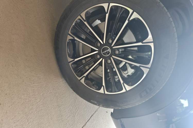 Used Roewe iMAX8 2022 400TGI Celebration Edition Right Front Wheel Hub