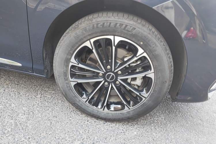 Used Roewe iMAX8 2022 400TGI Prestige Edition Right Front Wheel Hub