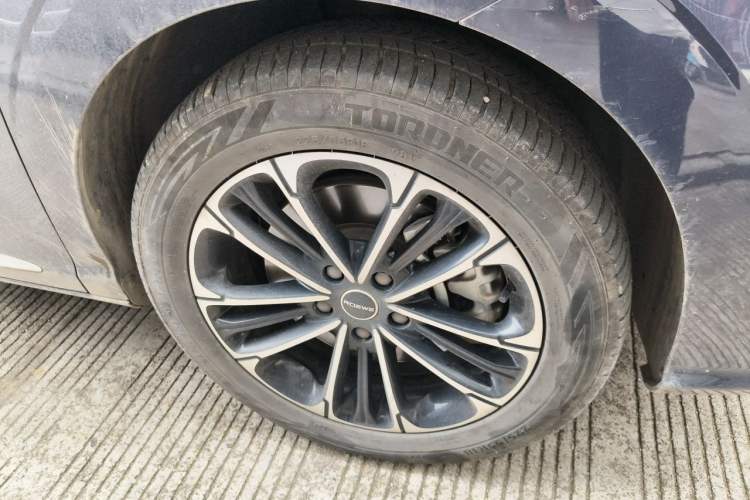 Used Roewe iMAX8 2022 400TGI Prestige Edition Right Front Wheel Hub