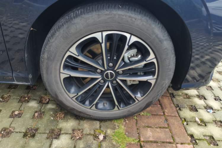 Used Roewe iMAX8 2022 400TGI Prestige Edition Right Front Wheel Hub