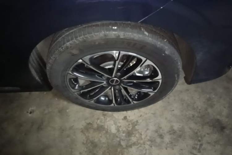 Used Roewe iMAX8 2022 400TGI Prestige Edition Right Front Wheel Hub