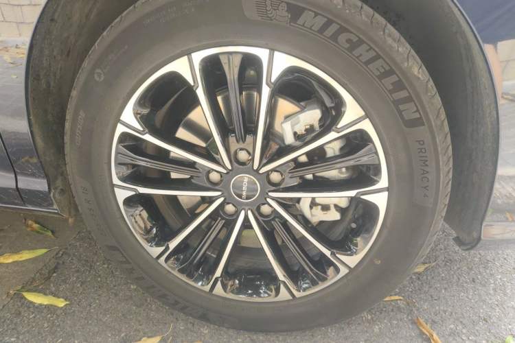 Used Roewe iMAX8 2022 400TGI Celebration Edition Right Front Wheel Hub