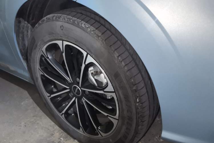 Used Roewe iMAX8 2022 400TGI Prestige Edition Right Front Wheel Hub