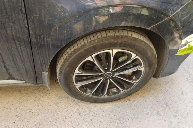 Used Roewe iMAX8 2022 400TGI Celebration Edition Right Front Wheel Hub