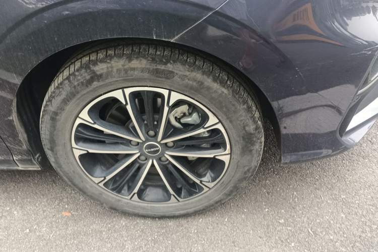 Used Roewe iMAX8 2022 400TGI Celebration Edition Right Front Wheel Hub