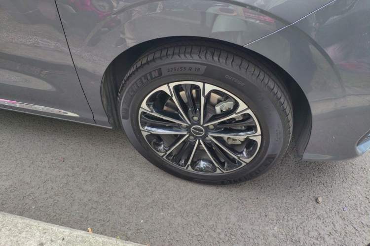 Used Roewe iMAX8 2022 400TGI Prestige Edition Right Front Wheel Hub