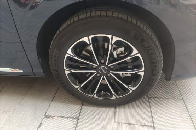 Used Roewe iMAX8 2022 400TGI Celebration Edition Right Front Wheel Hub
