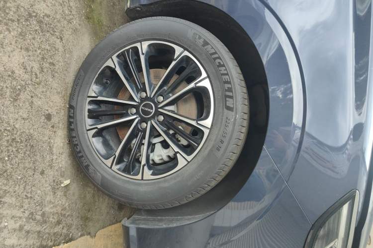 Used Roewe iMAX8 2022 400TGI Prestige Edition Right Front Wheel Hub