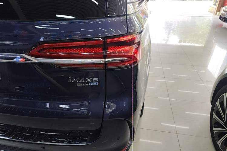 Used Roewe iMAX8 2022 400TGI Prestige Edition Right Rear Taillight
