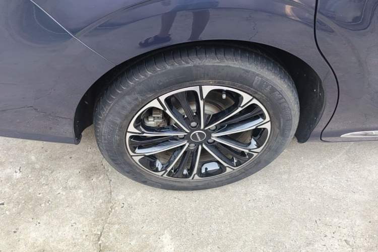 Used Roewe iMAX8 2022 400TGI Prestige Edition Right Rear Wheel Hub