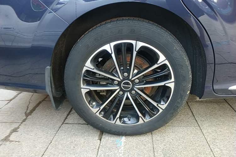 Used Roewe iMAX8 2022 400TGI Flagship Edition Right Rear Wheel Hub