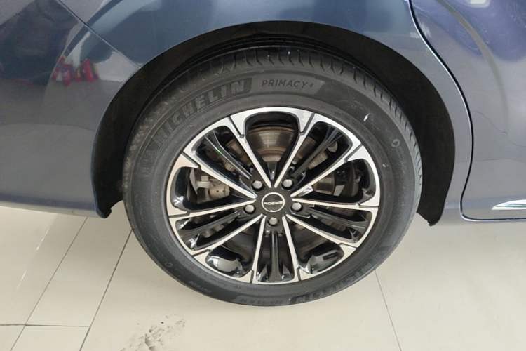 Used Roewe iMAX8 2022 400TGI Prestige Edition Right Rear Wheel Hub