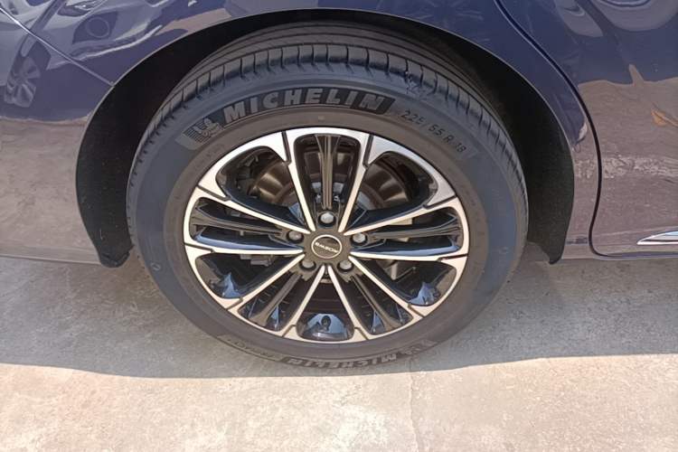 Used Roewe iMAX8 2022 400TGI Celebration Edition Right Rear Wheel Hub