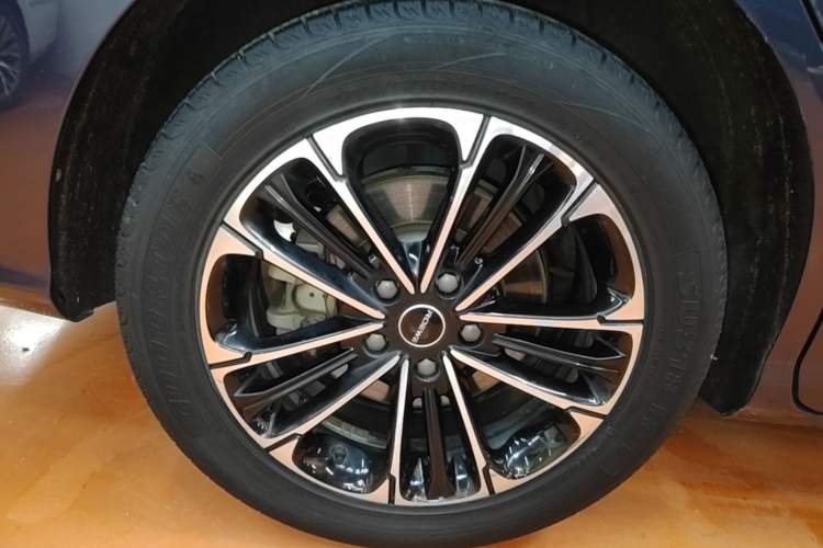 Used Roewe iMAX8 2022 400TGI Celebration Edition Right Rear Wheel Hub
