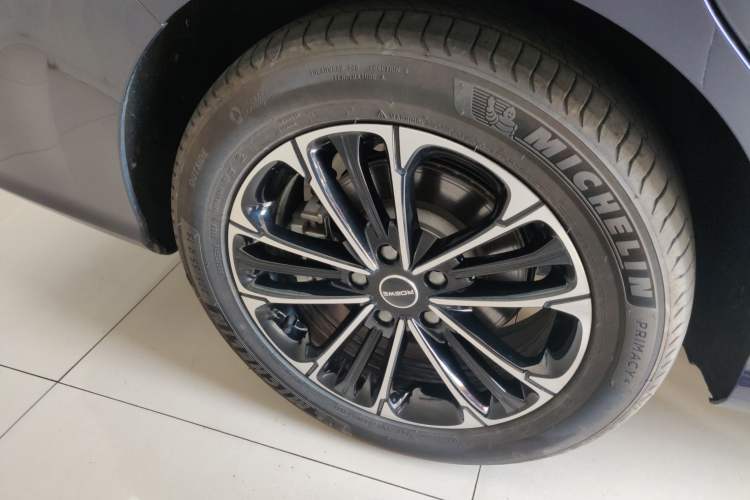 Used Roewe iMAX8 2022 400TGI Prestige Edition Right Rear Wheel Hub