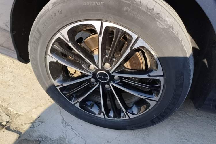 Used Roewe iMAX8 2022 400TGI Prestige Edition Right Rear Wheel Hub