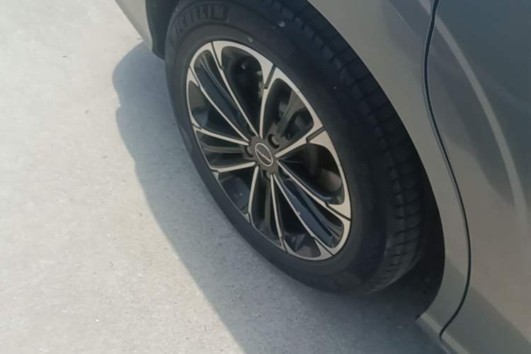 Used Roewe iMAX8 2022 400TGI Prestige Edition Right Rear Wheel Hub