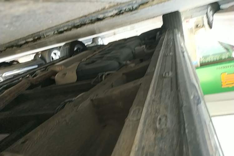 Used Roewe iMAX8 2022 400TGI Flagship Edition Right Side Sill