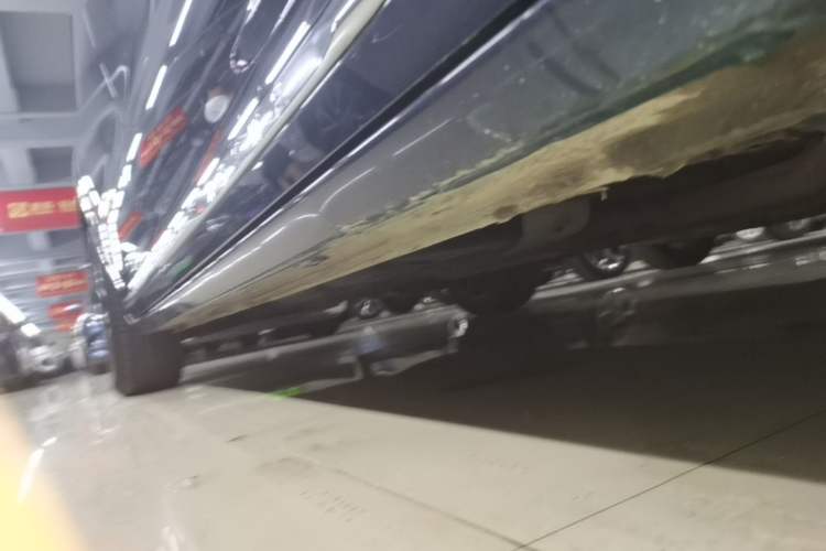Used Roewe iMAX8 2022 400TGI Flagship Edition Right Side Sill