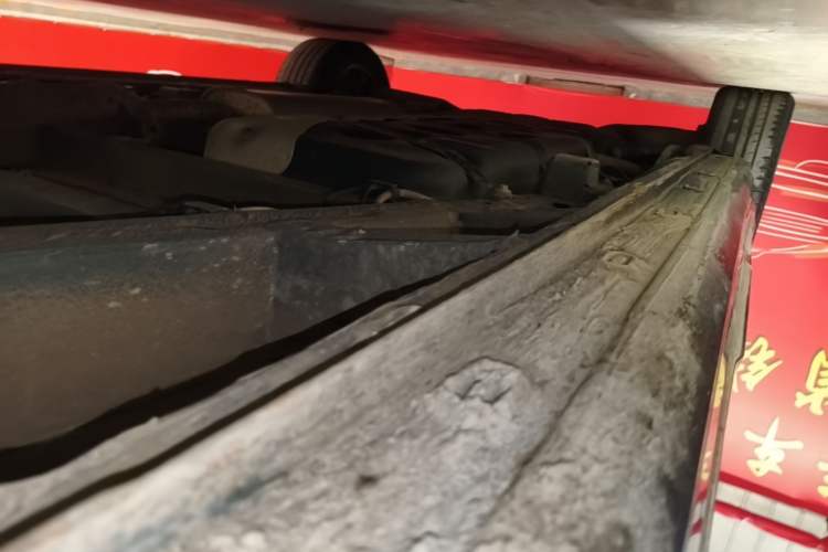 Used Roewe iMAX8 2022 Model 400TGI Exclusive Version for Key Accounts Right Side Sill