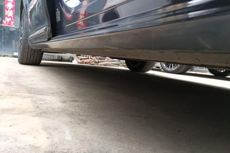 Used Roewe iMAX8 2022 400TGI Flagship Edition Right Side Sill