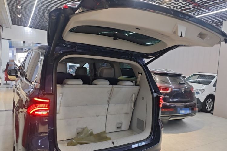 Used Roewe iMAX8 2022 400TGI Celebration Edition Trunk