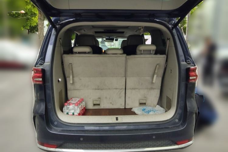 Used Roewe iMAX8 2022 400TGI Prestige Edition Trunk