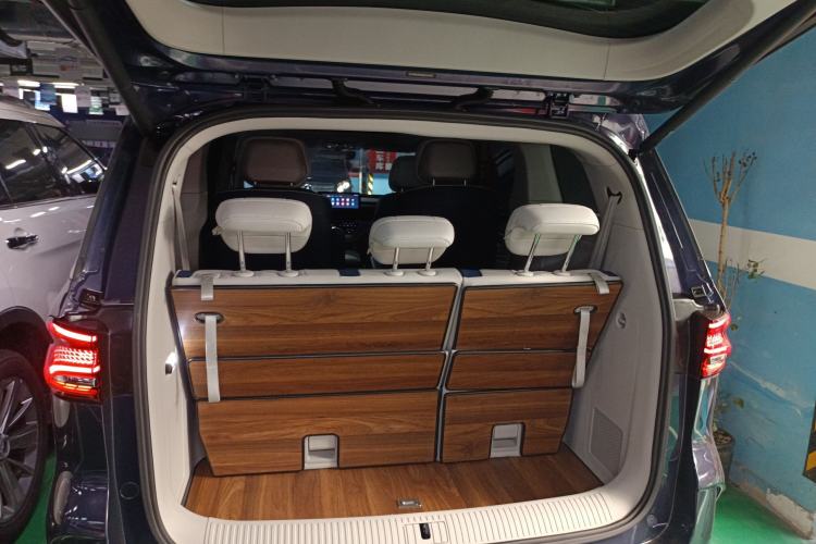 Used Roewe iMAX8 2022 400TGI Celebration Edition Trunk