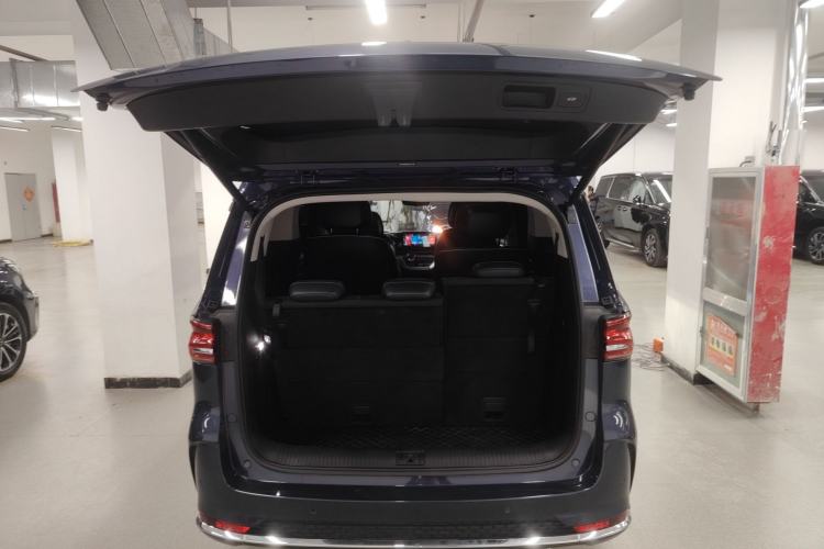 Used Roewe iMAX8 2022 400TGI Celebration Edition Trunk