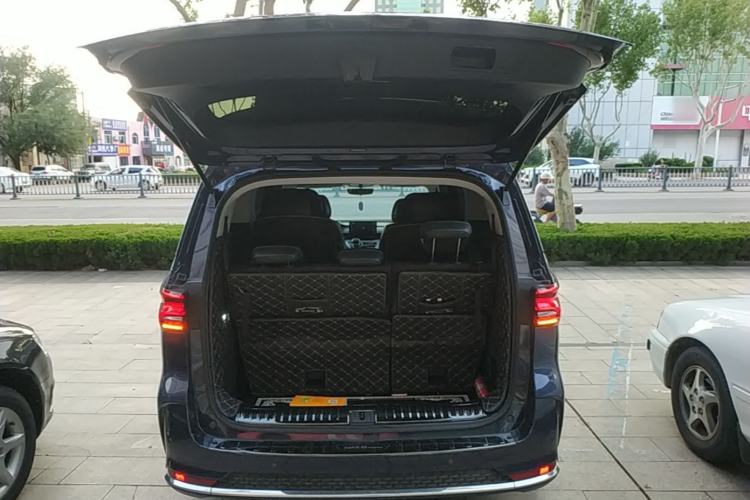 Used Roewe iMAX8 2022 400TGI Flagship Edition Trunk
