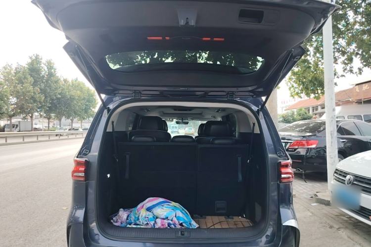 Used Roewe iMAX8 2022 400TGI Flagship Edition Trunk