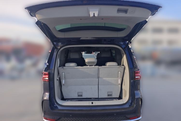 Used Roewe iMAX8 2022 400TGI Prestige Edition Trunk