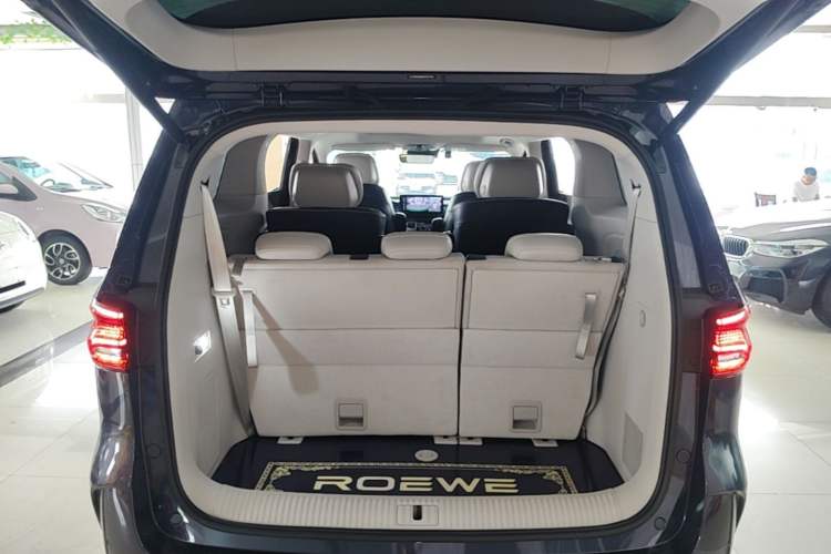 Used Roewe iMAX8 2022 400TGI Prestige Edition Trunk