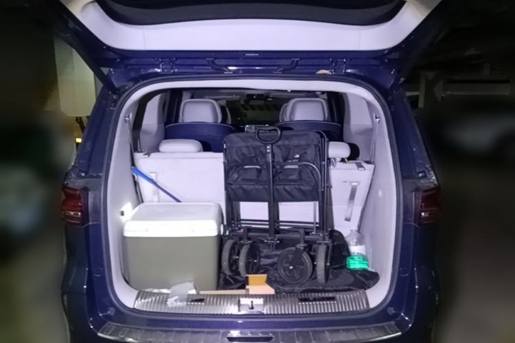 Used Roewe iMAX8 2022 400TGI Prestige Edition Trunk