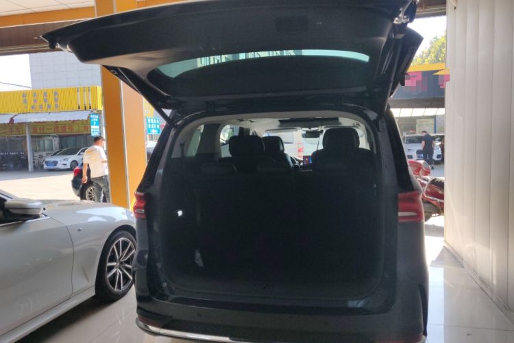 Used Roewe iMAX8 2022 400TGI Prestige Edition Trunk