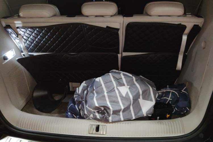 Used Roewe iMAX8 2022 400TGI Celebration Edition Trunk