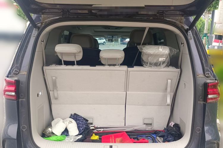 Used Roewe iMAX8 2022 400TGI Celebration Edition Trunk