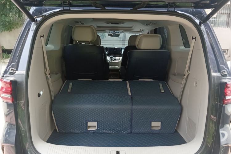 Used Roewe iMAX8 2022 400TGI Celebration Edition Trunk